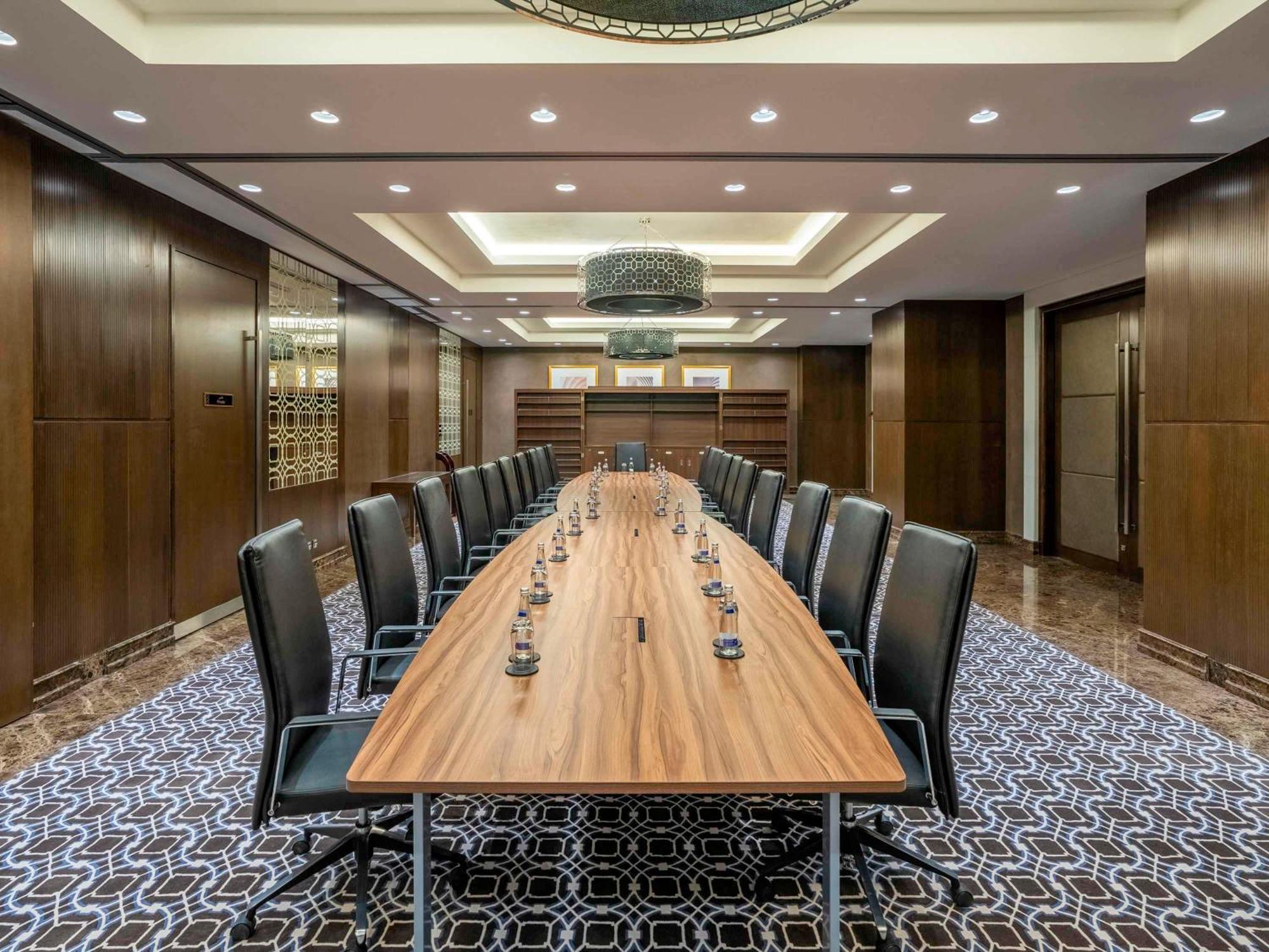 Rixos Marina Abu Dhabi Ξενοδοχείο Εξωτερικό φωτογραφία Meeting room