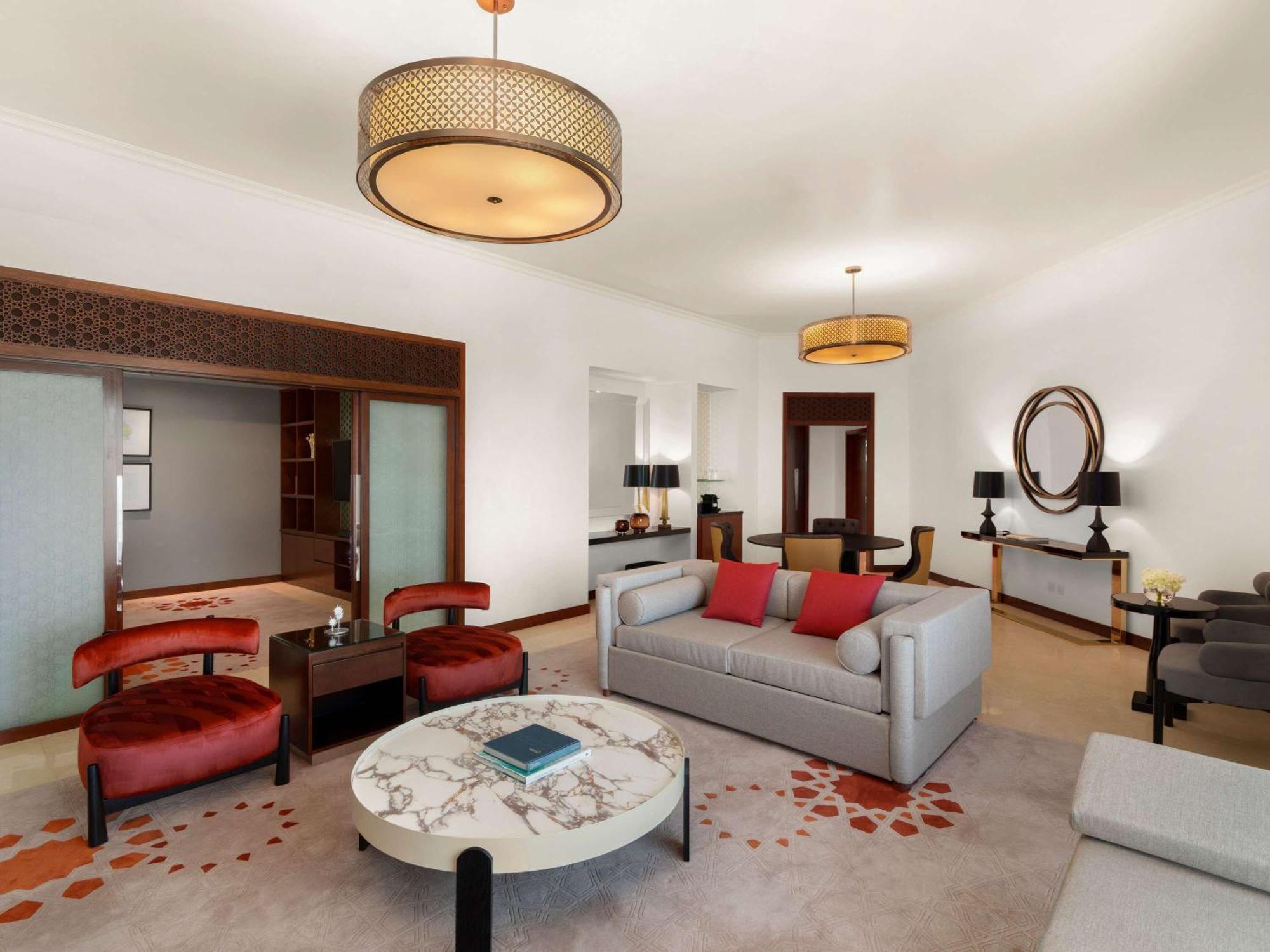 Rixos Marina Abu Dhabi Ξενοδοχείο Εξωτερικό φωτογραφία A suite at the hotel
