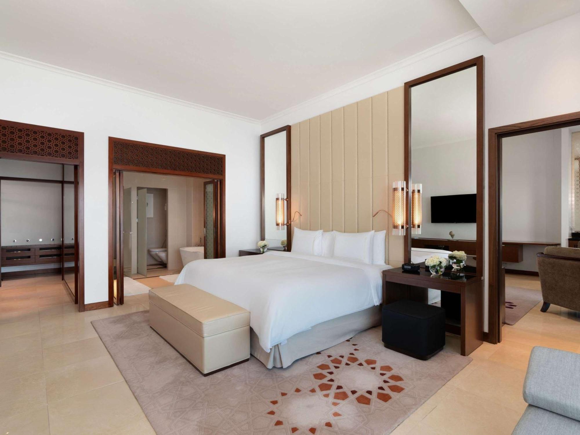 Rixos Marina Abu Dhabi Ξενοδοχείο Εξωτερικό φωτογραφία A bedroom at the hotel